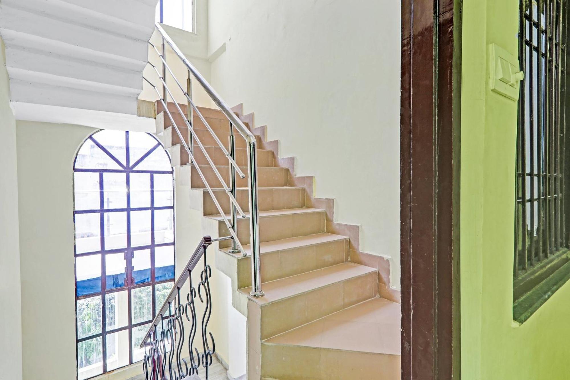 Capital O Phenix Elite Near Phoenix United Lucknow Exterior photo