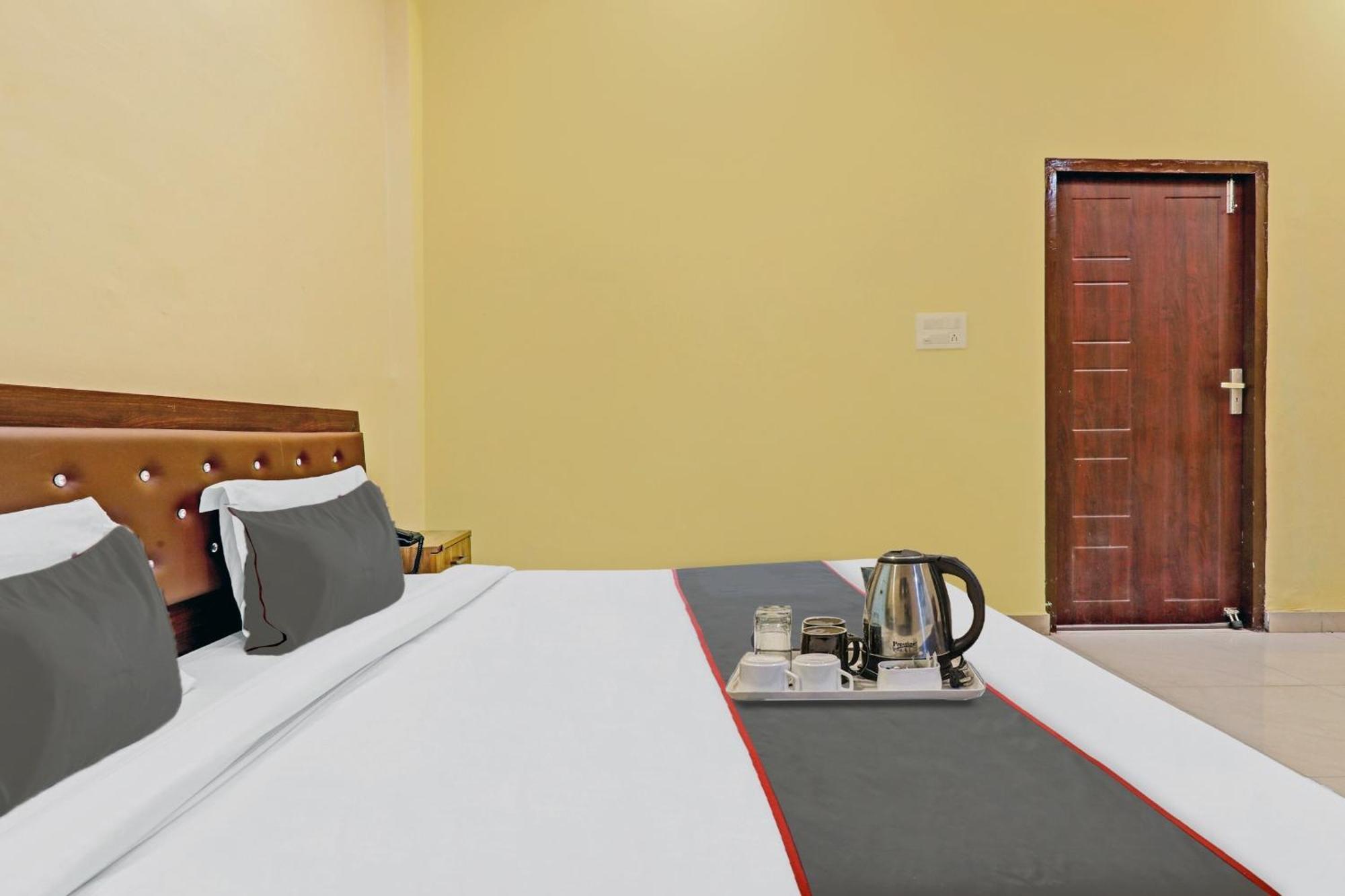 Capital O Phenix Elite Near Phoenix United Lucknow Exterior photo