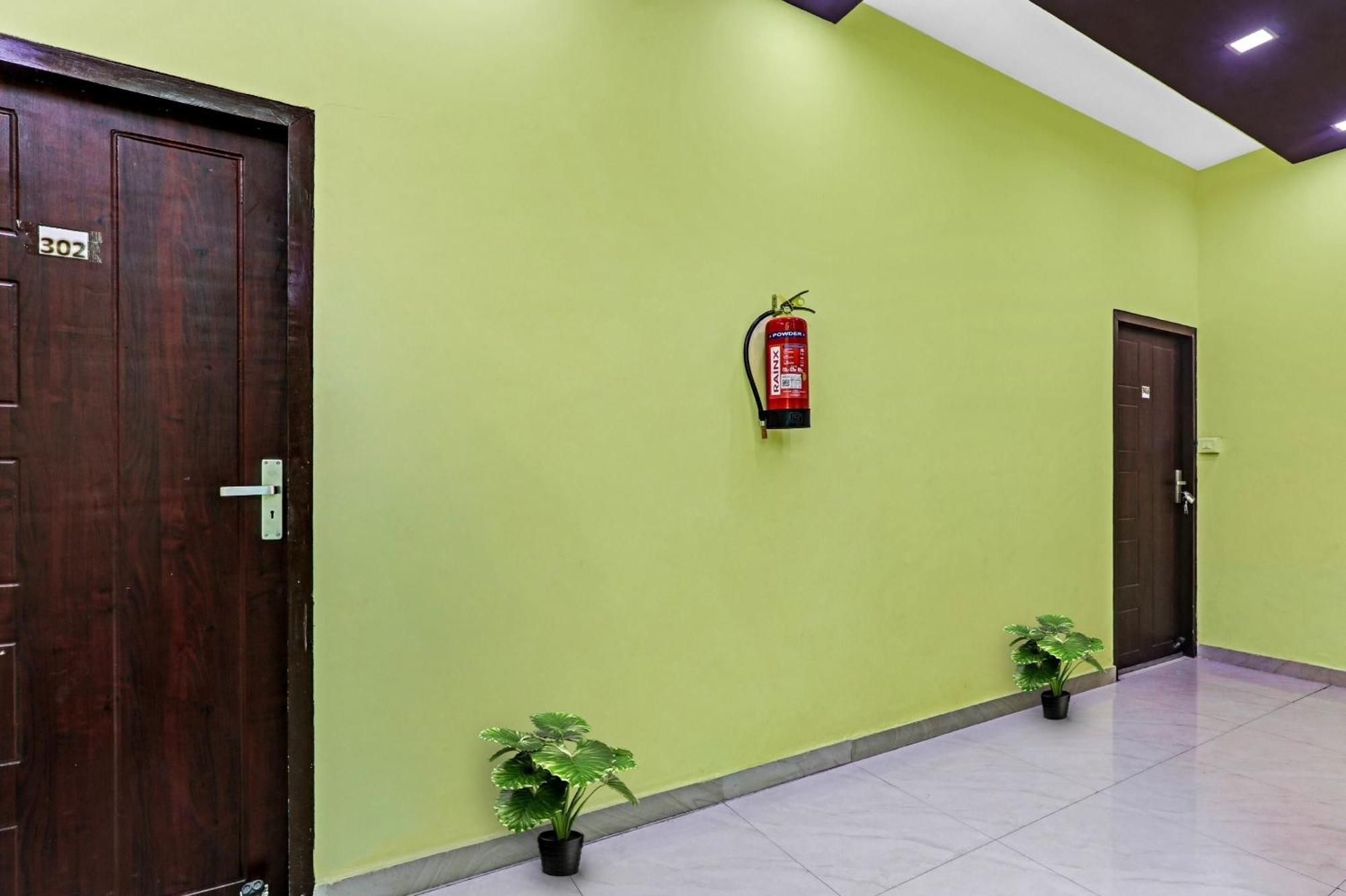 Capital O Phenix Elite Near Phoenix United Lucknow Exterior photo